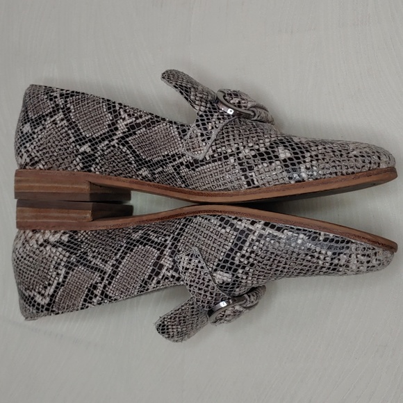 Corso Como Women's Size 7.5 Snakeskin Pattern Leather Loafer - Picture 3 of 8